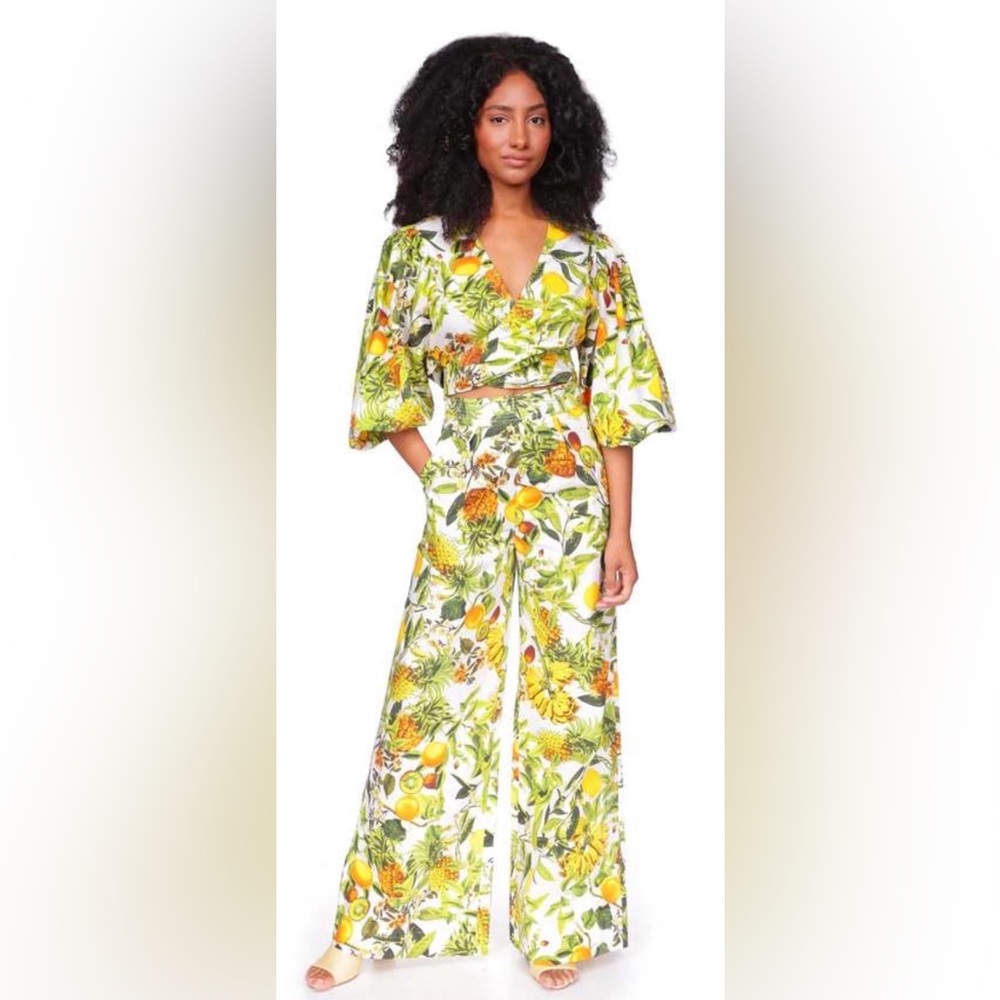 Cara Cara Angela Crop Top in Banana Print size 8 NWT